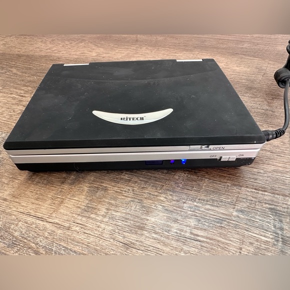 2007 RjTECH RJ-1700PDVX 7" Portable DVD MPEG4 Player w/ Card Reader & USB - Picture 8 of 12